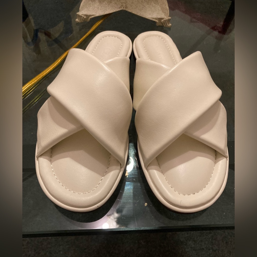 Brand new j crew women’s white leather slippers